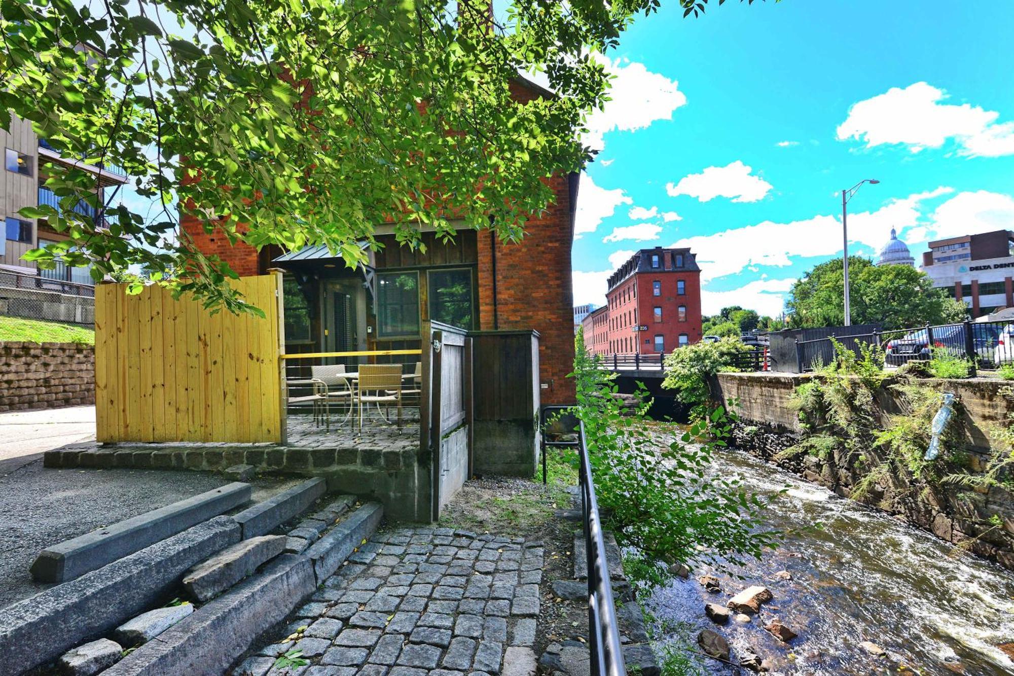 Jennifer'S Riverfront Foundry Apartment Downtown 普罗维登斯 外观 照片