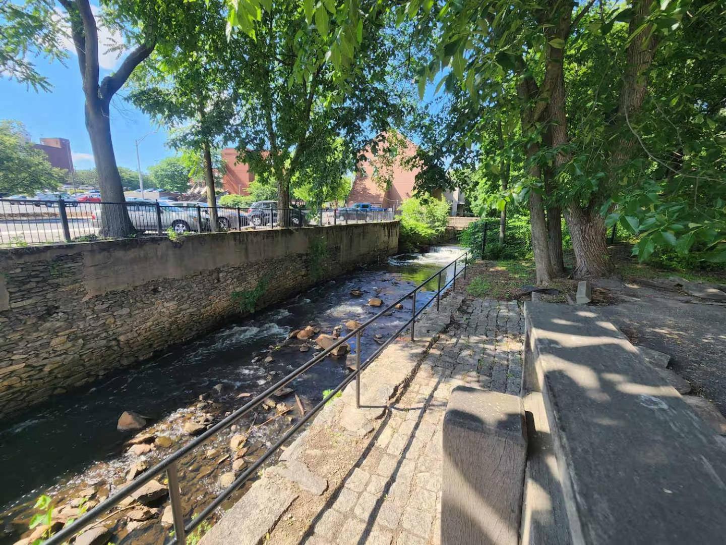Jennifer'S Riverfront Foundry Apartment Downtown 普罗维登斯 外观 照片