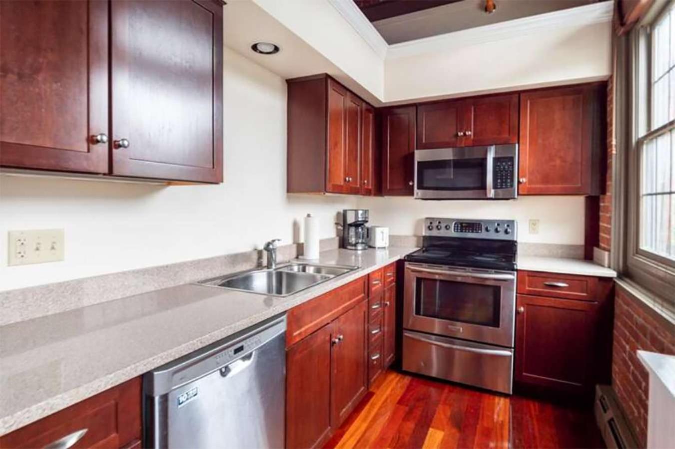 Jennifer'S Riverfront Foundry Apartment Downtown 普罗维登斯 外观 照片