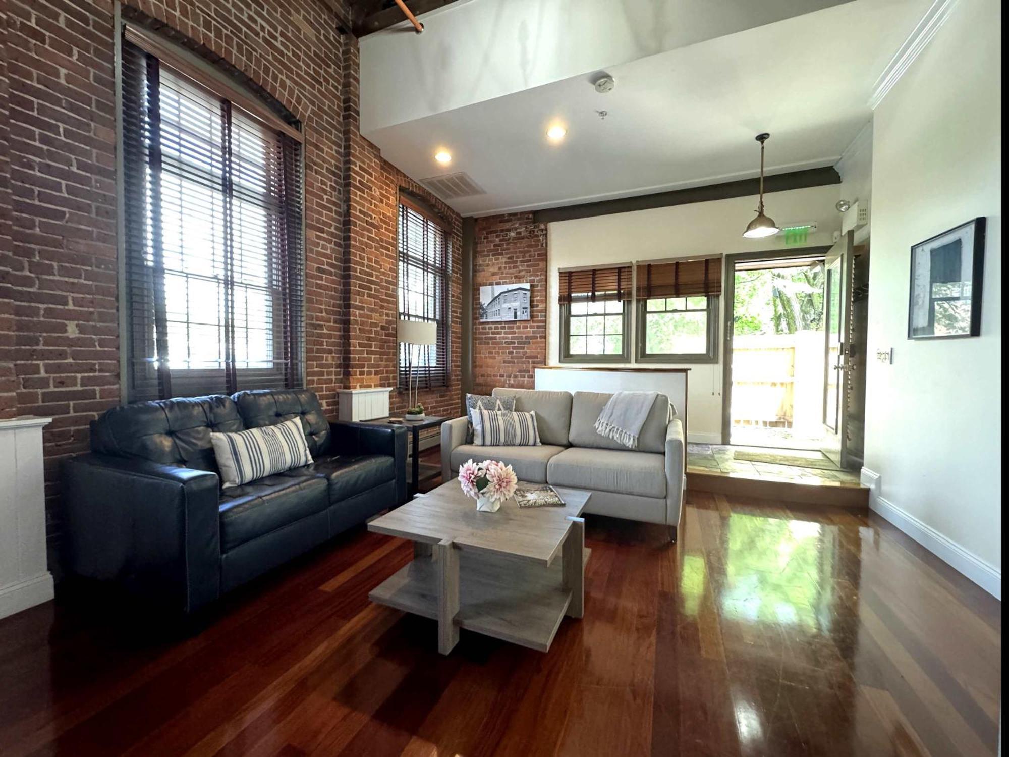 Jennifer'S Riverfront Foundry Apartment Downtown 普罗维登斯 外观 照片
